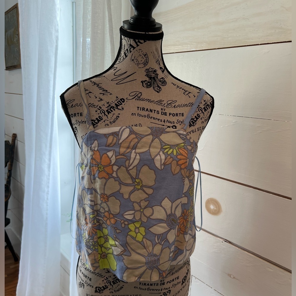 Current Air XS, floral Blue and Orange Women's cropped halter Top, NWT, spring